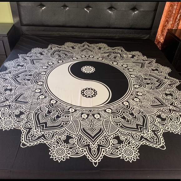 Ying Yang Tapestry Mandala Wall Hanging Decor - Picture 6 of 9